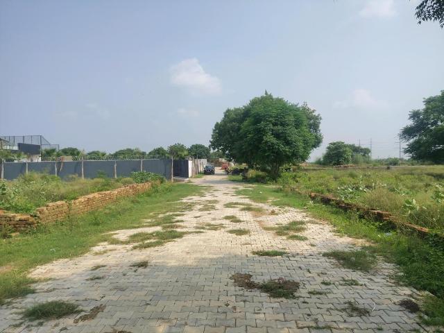 Residential Plot in Bhanauta for resale Greater Noida. The reference number is 20956726