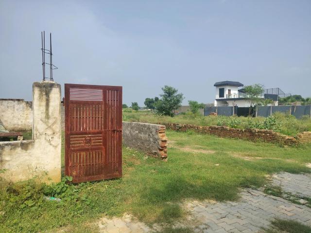 Residential Plot in Bhanauta for resale Greater Noida. The reference number is 20956732