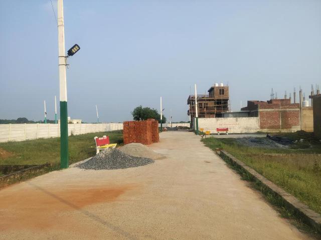 Residential Plot in Bhanauta for resale Greater Noida. The reference number is 21069945