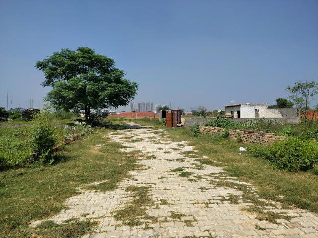 Residential Plot in Bhanauta for resale Greater Noida. The reference number is 21192756