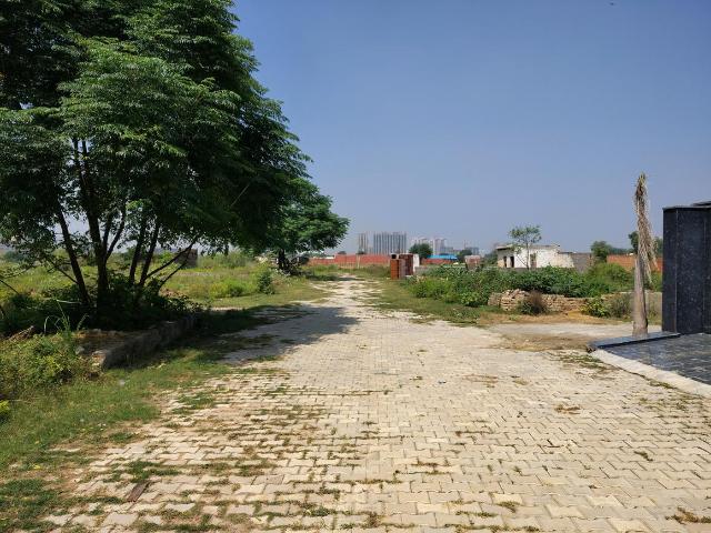 Residential Plot in Bhanauta for resale Greater Noida. The reference number is 21192842