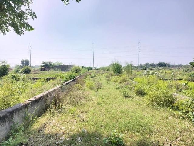 Residential Plot in Bhanauta for resale Greater Noida. The reference number is 21192854
