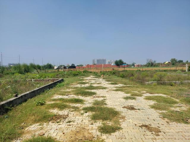 Residential Plot in Bhanauta for resale Greater Noida. The reference number is 21192953