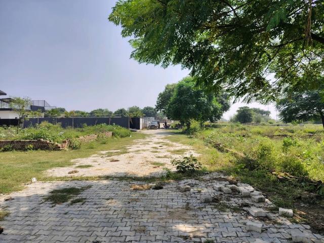Residential Plot in Bhanauta for resale Greater Noida. The reference number is 21192970