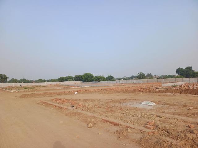 Residential Plot in Bhanauta for resale Greater Noida. The reference number is 21257724