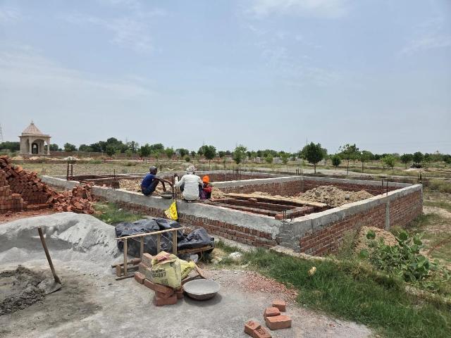 Residential Plot in Bharthia for resale Vrindavan. The reference number is 20701495