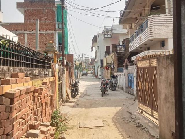 Residential Plot in Bhojuveer for resale Varanasi. The reference number is 20096107