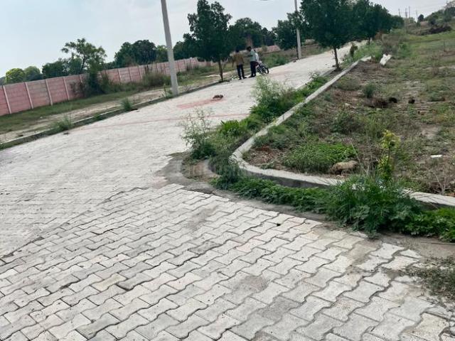 Residential Plot in Chaumuhan for resale Vrindavan. The reference number is 19912922