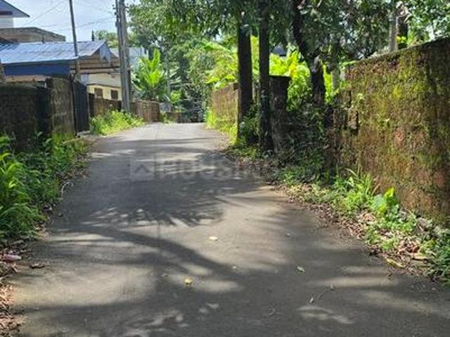 Residential Plot in Chevayur for resale Kozhikode. The reference number is 20591520