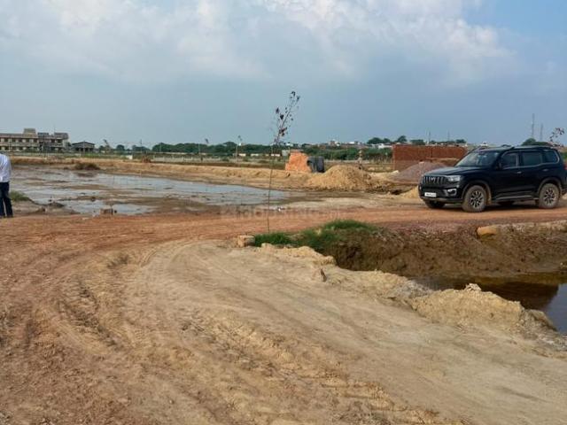 Residential Plot in Chhatikara for resale Vrindavan. The reference number is 21287283