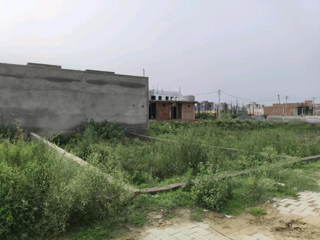 Residential Plot in Chhapraula for resale Ghaziabad. The reference number is 20803498