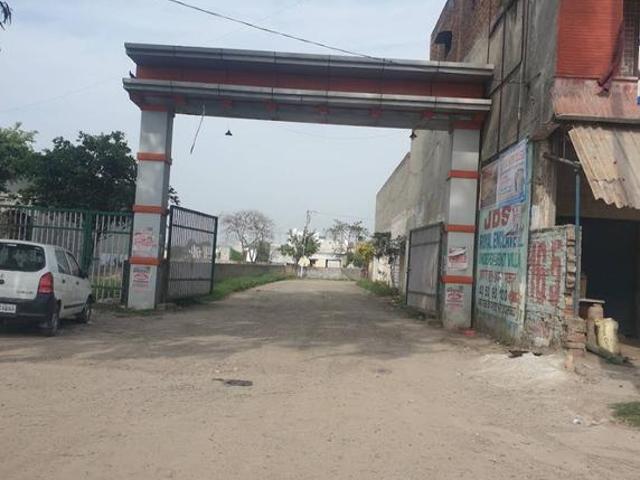 Residential Plot in Chhapraula for resale Ghaziabad. The reference number is 20976805