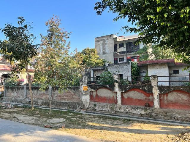 Residential Plot in Chi IV for resale Greater Noida. The reference number is 21226890