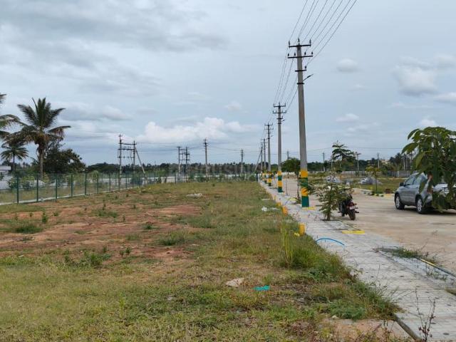 Residential Plot in Chikkaballapura Town for resale Chikballapur District. The reference number is 20366889