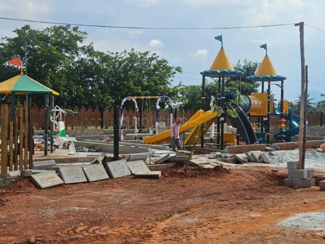 Residential Plot in Chikkaballapura Town for resale Chikballapur District. The reference number is 20441500