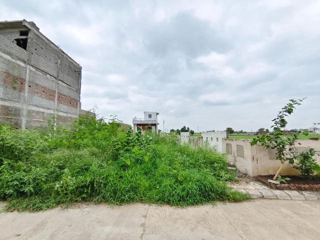 Residential Plot in County Walk Township for resale Indore. The reference number is 18398644