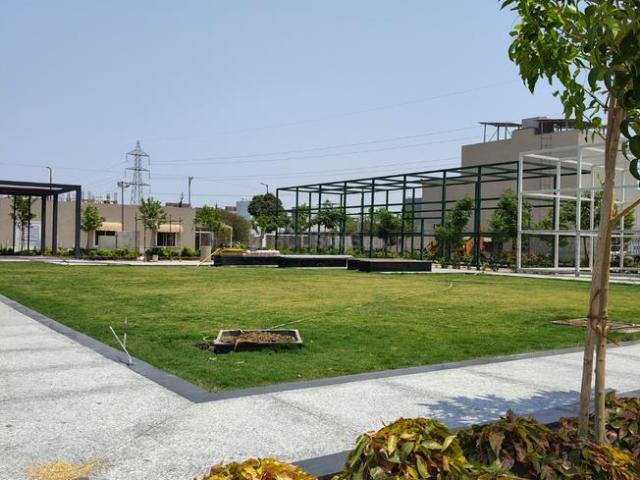 Residential Plot in County Walk Township for resale Indore. The reference number is 20580243