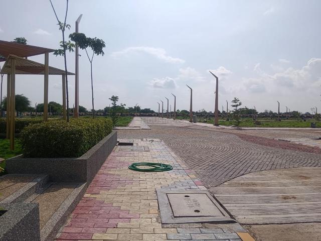 Residential Plot in County Walk Township for resale Indore. The reference number is 20643572