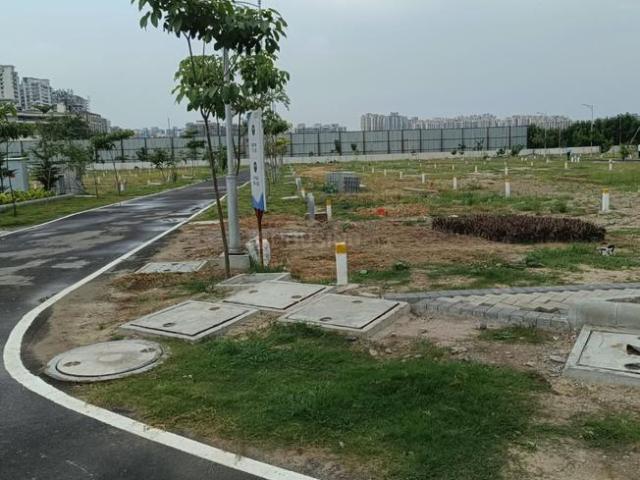 Residential Plot in Crossings Republik for resale Ghaziabad. The reference number is 21122140