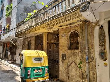 Residential Plot in Dwarka Mor for resale New Delhi. The reference number is 20237761