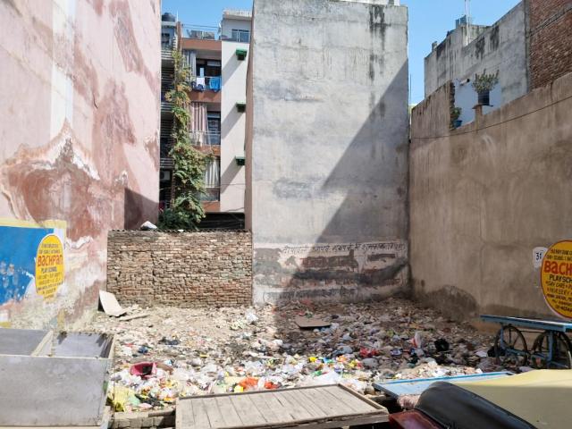 Residential Plot in Dwarka Mor for resale New Delhi. The reference number is 21178071