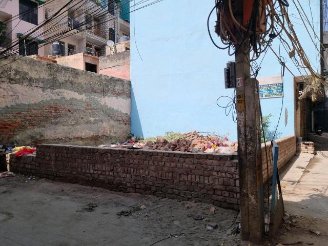 Residential Plot in Dwarka Mor for resale New Delhi. The reference number is 21178088