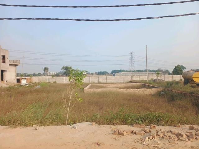 Residential Plot in Dadri for resale Greater Noida. The reference number is 20509713