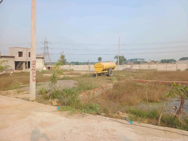 Residential Plot in Dadri for resale Greater Noida. The reference number is 20615592