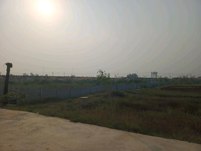 Residential Plot in Dadri for resale Greater Noida. The reference number is 20736022