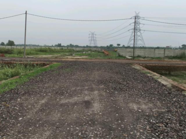 Residential Plot in Dadri for resale Greater Noida. The reference number is 20736151