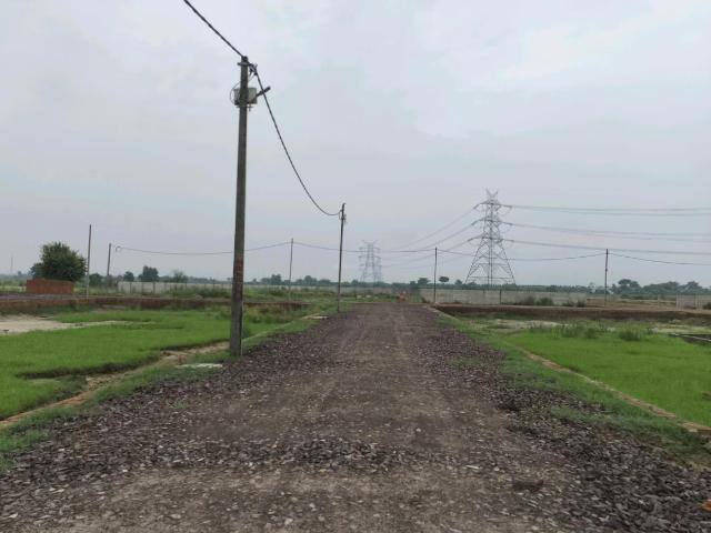 Residential Plot in Dadri for resale Greater Noida. The reference number is 20736349