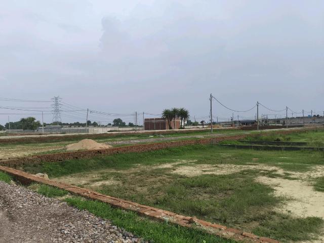 Residential Plot in Dadri for resale Greater Noida. The reference number is 20838695