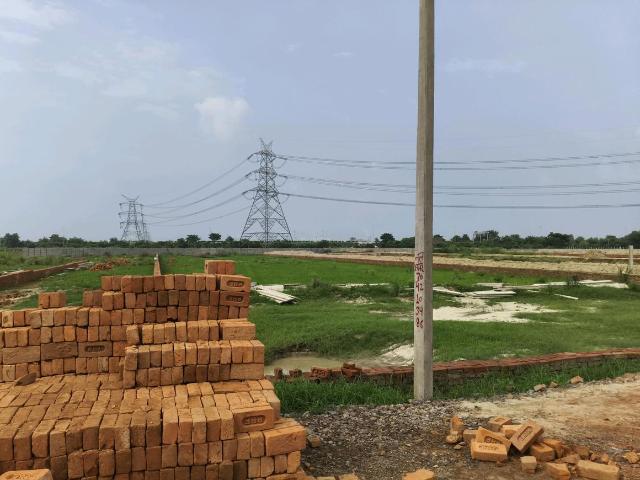 Residential Plot in Dadri for resale Greater Noida. The reference number is 20838707
