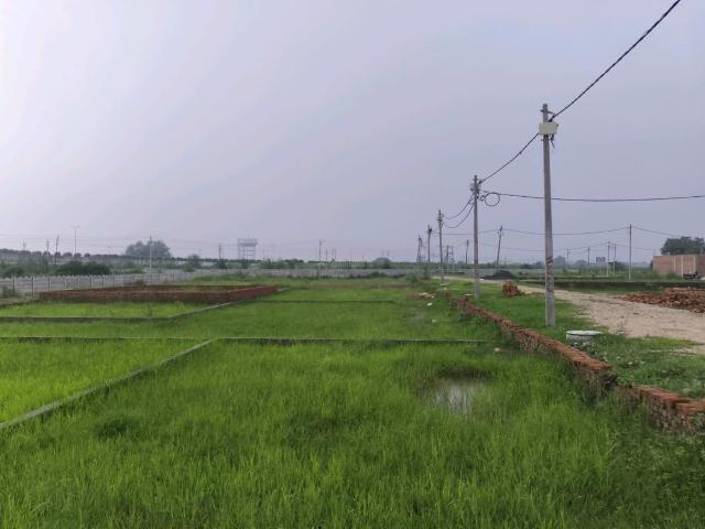 Residential Plot in Dadri for resale Greater Noida. The reference number is 20993991