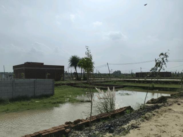 Residential Plot in Dadri for resale Greater Noida. The reference number is 21070151