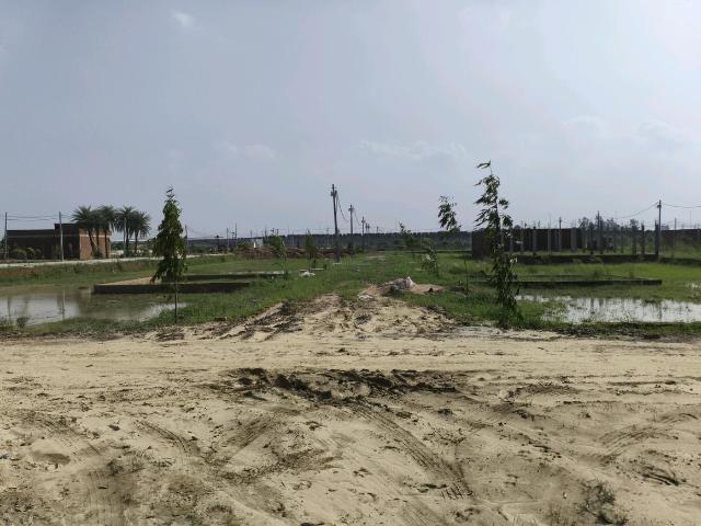 Residential Plot in Dadri for resale Greater Noida. The reference number is 21070179