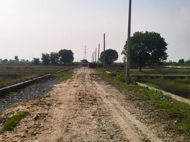 Residential Plot in Dadri for resale Greater Noida. The reference number is 21082831