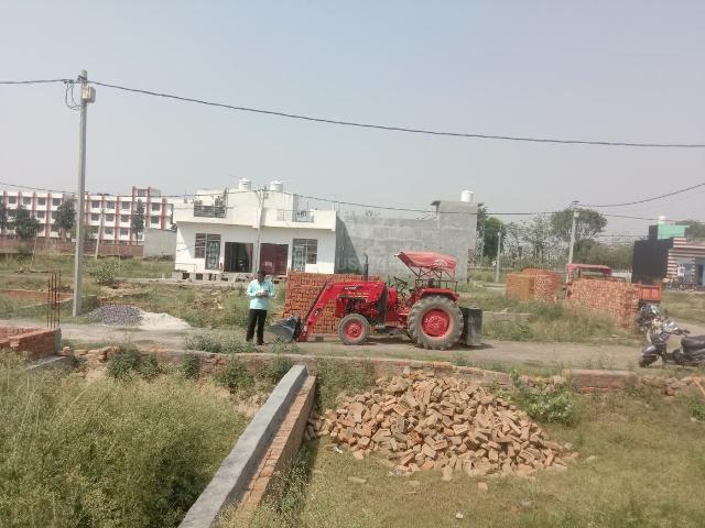 Residential Plot in Dadri for resale Greater Noida. The reference number is 21330848