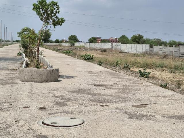 Residential Plot in Deen Dayal Nagar for resale Gwalior. The reference number is 20588507