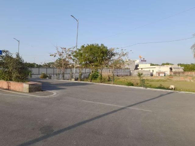 Residential Plot in Defence Colony for resale Ghaziabad. The reference number is 18279143