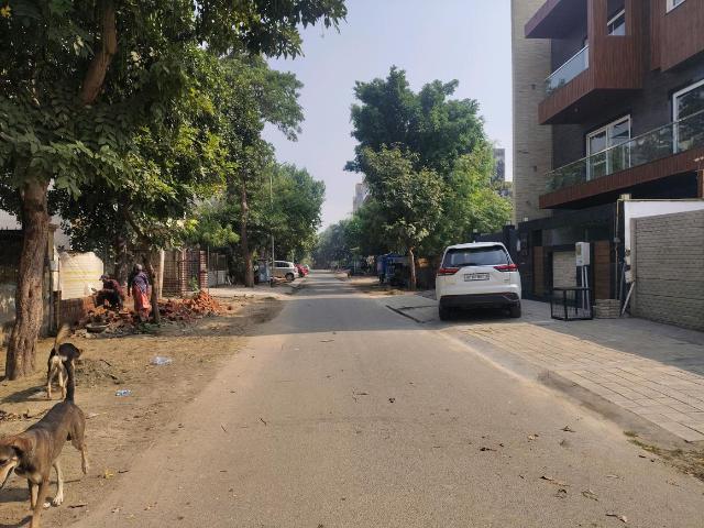 Residential Plot in Delta II for resale Greater Noida. The reference number is 21255800