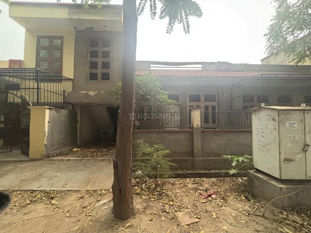Residential Plot in Delta II for resale Greater Noida. The reference number is 21383818