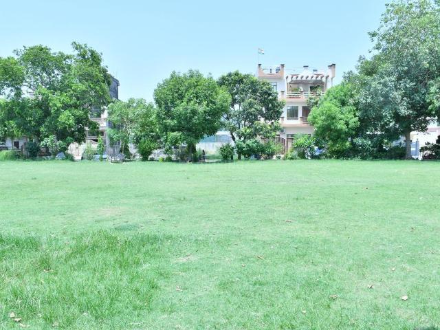 Residential Plot in Delta II for resale Greater Noida. The reference number is 21311664