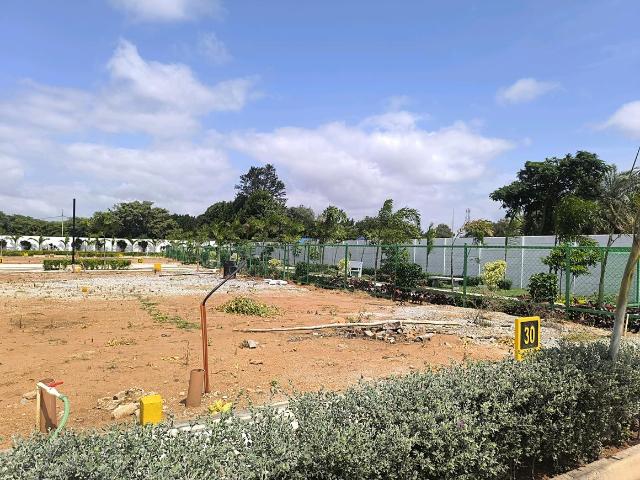 Residential Plot in Devanahalli for resale Bengaluru. The reference number is 21004305