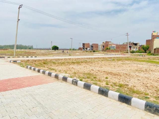 Residential Plot in Dhakoli for resale Zirakpur. The reference number is 20891821
