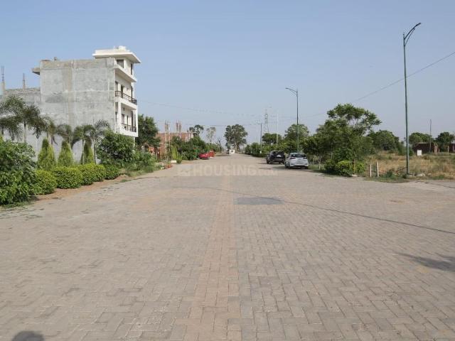 Residential Plot in Dhakoli for resale Zirakpur. The reference number is 20939469