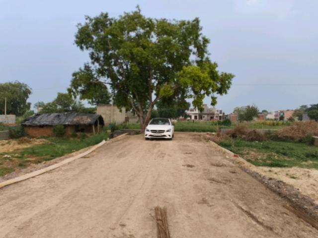Residential Plot in Dhoom Manikpur for resale Greater Noida. The reference number is 17640201