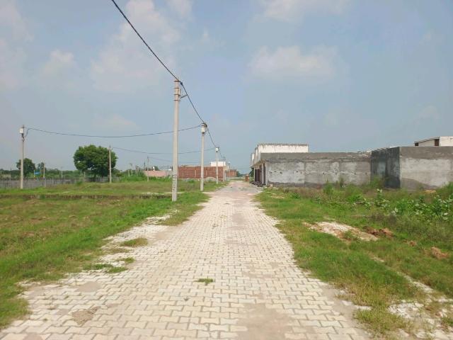 Residential Plot in Dhoom Manikpur for resale Greater Noida. The reference number is 21070584