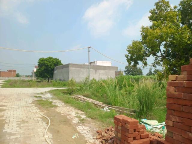 Residential Plot in Dhoom Manikpur for resale Greater Noida. The reference number is 21070673