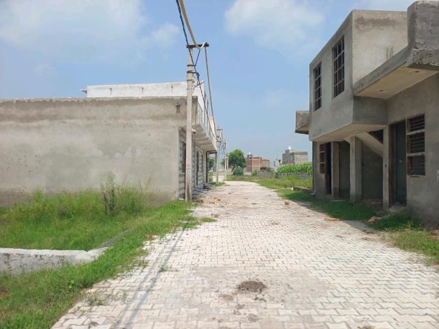 Residential Plot in Dhoom Manikpur for resale Greater Noida. The reference number is 21070733